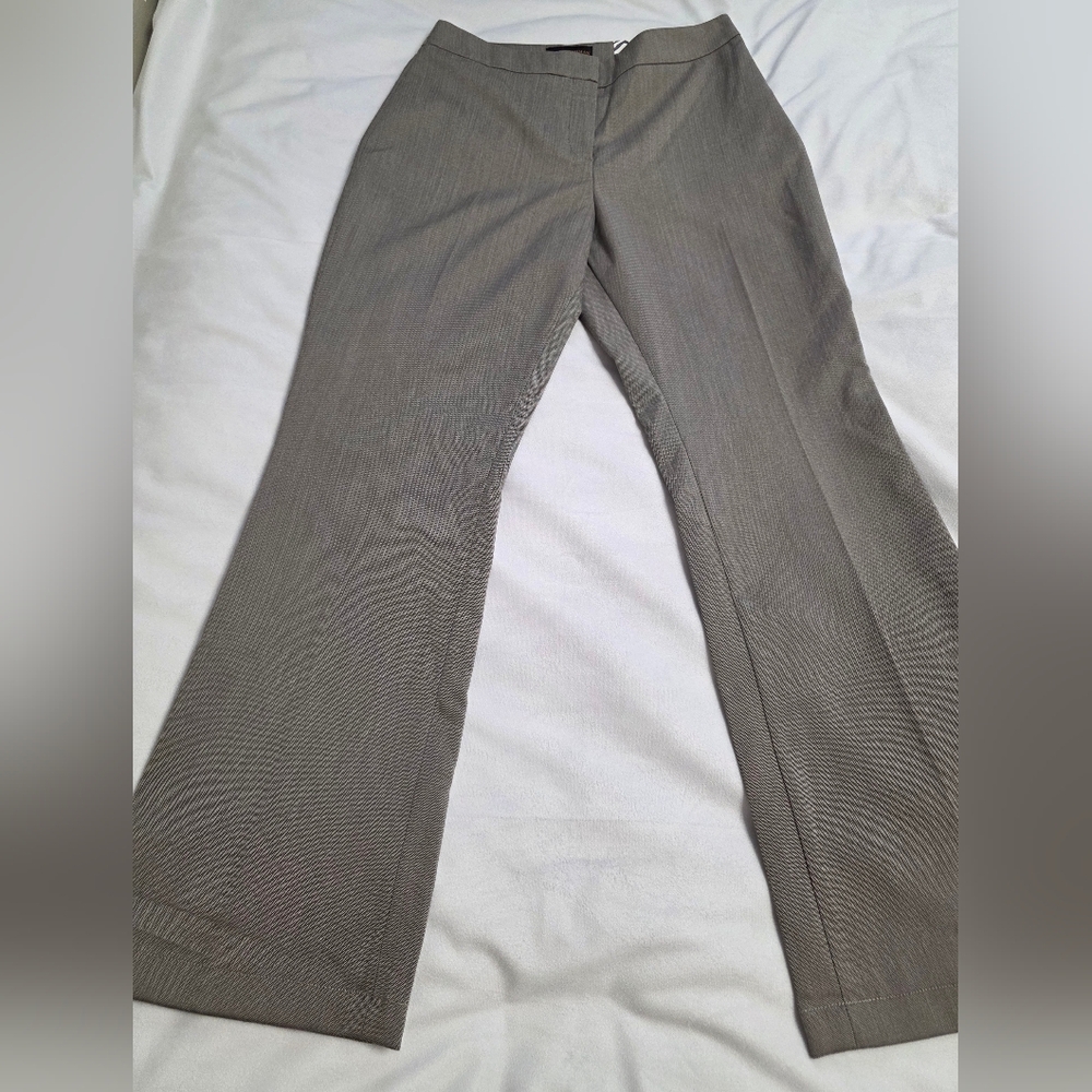 Dana Buchman Bootcut Mid Rise First Blush Dress Pants- Size 6 Taupe NWT
